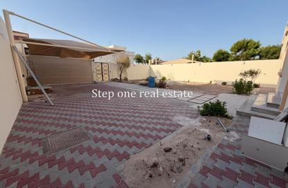 Villa - 5 Bedrooms - 7 Bathrooms for rent in Duhail Villas - Al Duhail - Doha