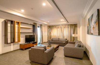 Apartment - 1 Bedroom - 2 Bathrooms for rent in Marina Gate - Porto Arabia - The Pearl Island - Doha