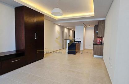 Apartment - Studio - 1 Bathroom for rent in Viva West - Viva Bahriyah - The Pearl Island - Doha