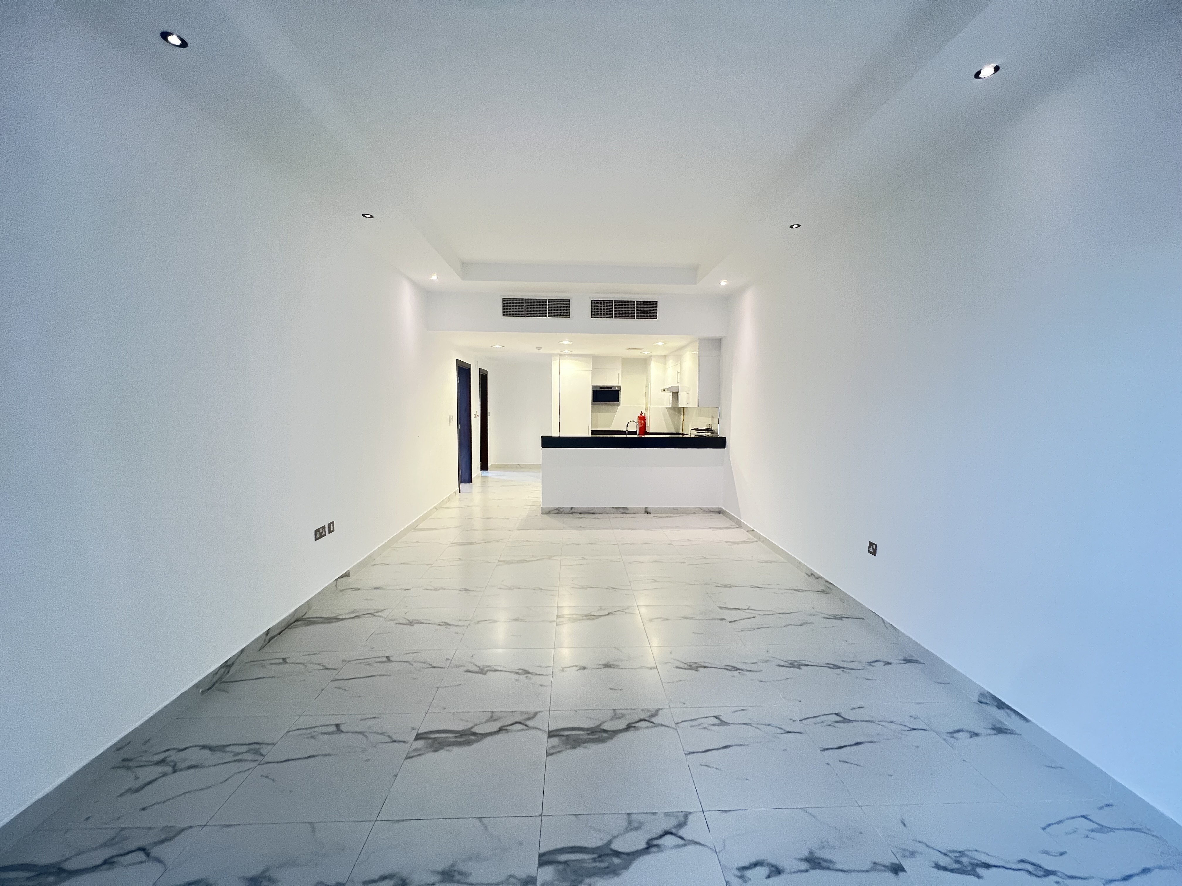 Huge unit | 1BR SF | Bills included | city view|