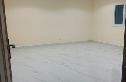 Penthouse - 3 Bedrooms - 1 Bathroom for rent in Ain Khaled Villas - Ain Khaled - Doha Penthouse - 3 Bedrooms - 1 Bathroom for rent in Ain Khaled Villas - Ain Khaled - Doha