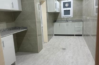 Penthouse - 3 Bedrooms - 1 Bathroom for rent in Ain Khaled Villas - Ain Khaled - Doha Penthouse - 3 Bedrooms - 1 Bathroom for rent in Ain Khaled Villas - Ain Khaled - Doha