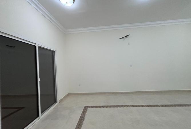 992274 - Property Image 2