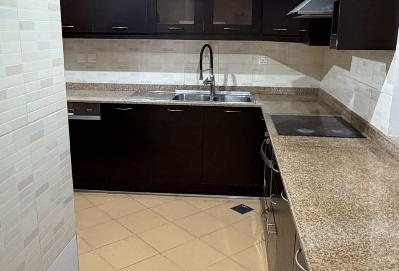 -Bedroom Apartment in Porto Arabia | 7,000 QAR Exc thumbnail 3
