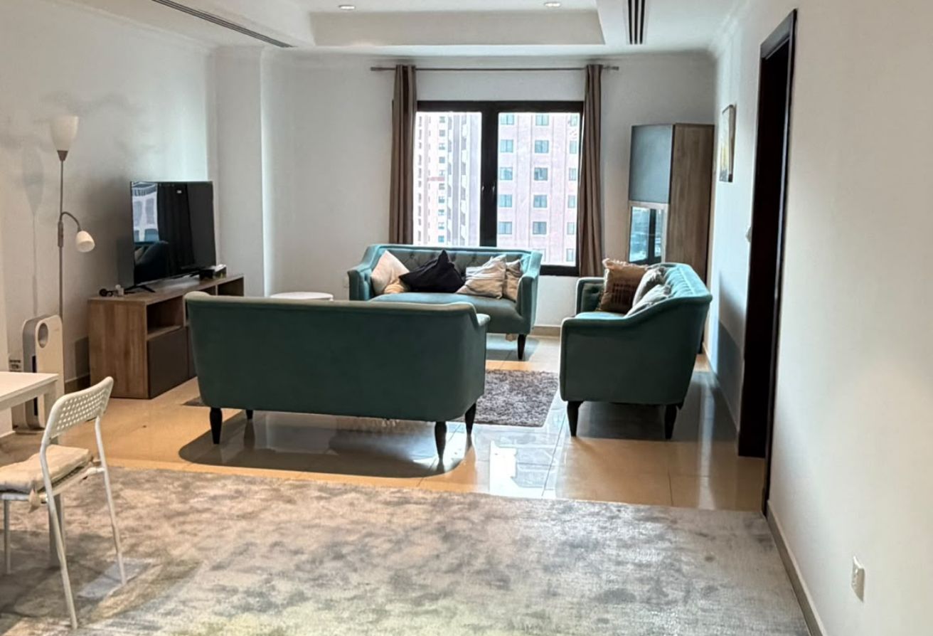 -Bedroom Apartment in Porto Arabia | 7,000 QAR Exc thumbnail 11