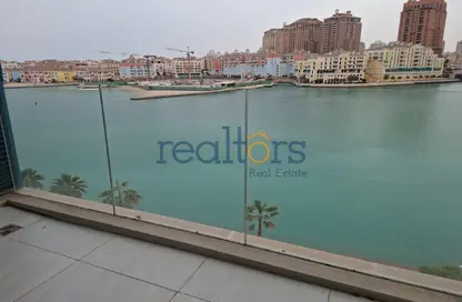 شقة - غرفة نوم - 2 حمامات للايجار في كريستال ريزيدنس - جزيرة جيوان - جزيرة اللؤلؤة - الدوحة