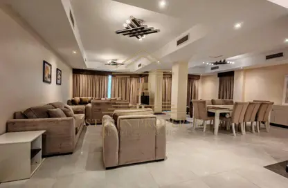 Compound - 4 Bedrooms - 5 Bathrooms for rent in Wadi Al Markh - Muraikh - AlMuraikh - Doha