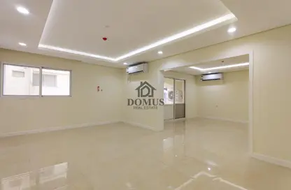 شقة - 3 غرف نوم - 3 حمامات للايجار في شارع البنوك - مشيرب - الدوحة