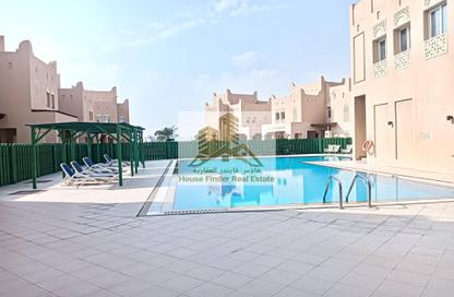 مجمع سكني - 4 غرف نوم - 5 حمامات للايجار في البوابة الجنوبية - بحيرة وست لاجون - الدوحة