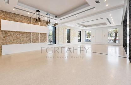 Shop - Studio - 1 Bathroom for rent in West Bay Tower - West Bay - West Bay - Doha