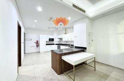 Apartment - 2 Bedrooms - 3 Bathrooms for rent in Marina Tower 12 - Marina District - Lusail