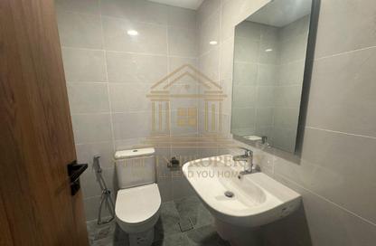 Apartment - 2 Bedrooms - 3 Bathrooms for rent in Al Khair Tower - Corniche Road - Corniche Road - Doha