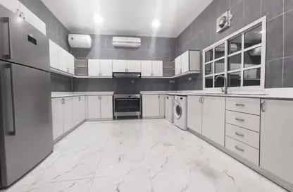 Villa - 5 Bedrooms - 6 Bathrooms for rent in Al Jamiaa Street - Al Markhiya - Doha