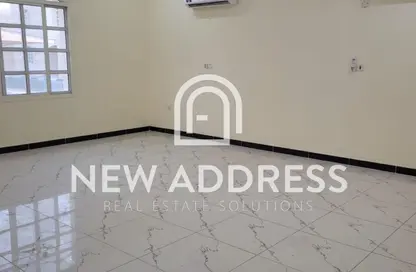 Villa - 5 Bedrooms - 4 Bathrooms for rent in Ain Khaled Villas - Ain Khaled - Doha