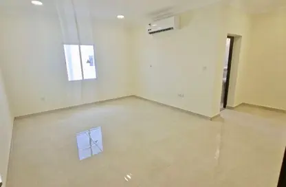 فيلا - 6 غرف نوم - 6 حمامات للايجار في الخيصة - الخيصة - أم صلال محمد