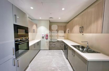 Apartment - 2 Bedrooms - 3 Bathrooms for rent in Viva West - Viva Bahriyah - The Pearl Island - Doha