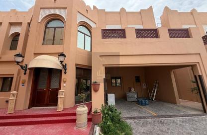 مجمع سكني - 5 غرف نوم - 6 حمامات للايجار في وست باي لاجون - بحيرة وست لاجون - الدوحة