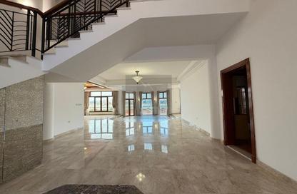 مجمع سكني - 5 غرف نوم - 6 حمامات للايجار في وست باي لاجون - بحيرة وست لاجون - الدوحة
