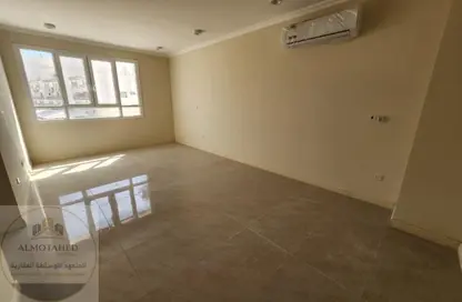 شقة - غرفة نوم - 2 حمامات للايجار في فريج كليب - الدوحة