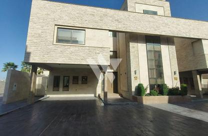 Villa - 4 Bedrooms - 5 Bathrooms for rent in Al Maamoura - Al Maamoura - Doha