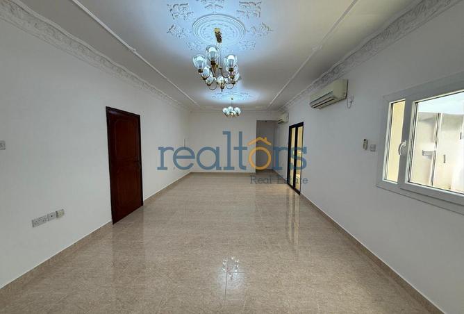 54927468 - Property Main Image