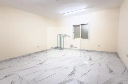 شقة - 3 غرف نوم - 2 حمامات للايجار في منطقة مويثر - الريان - الدوحة