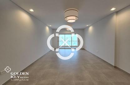 Apartment - 1 Bedroom - 2 Bathrooms for sale in Viva West - Viva Bahriyah - The Pearl Island - Doha