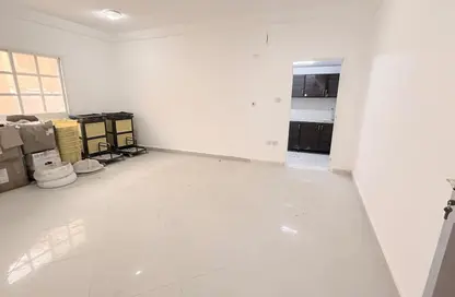 Apartment - Studio - 1 Bathroom for rent in Bu Hamour Street - Abu Hamour - Doha