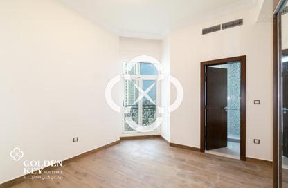 Apartment - 2 Bedrooms - 3 Bathrooms for rent in The Garden - Floresta Gardens - The Pearl Island - Doha