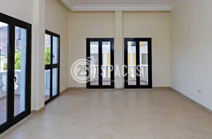 Apartment - 3 Bedrooms - 4 Bathrooms for rent in Carnaval - Qanat Quartier - The Pearl Island - Doha