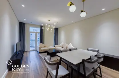Apartment - 2 Bedrooms - 2 Bathrooms for rent in The Garden - Floresta Gardens - The Pearl Island - Doha