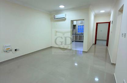 Apartment - 2 Bedrooms - 2 Bathrooms for rent in Bin Omran - Fereej Bin Omran - Doha