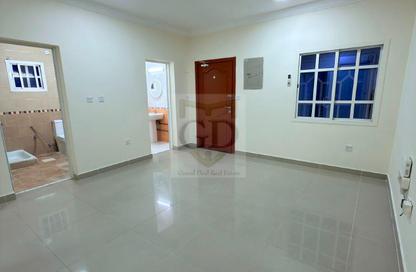 Apartment - 2 Bedrooms - 2 Bathrooms for rent in Bin Omran - Fereej Bin Omran - Doha