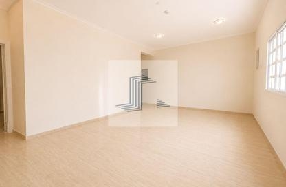 Apartment - 2 Bedrooms - 2 Bathrooms for rent in Ramada Commercial Building - Al Rawabi Street - Al Muntazah - Doha