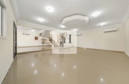 Villa - 4 Bedrooms - 5 Bathrooms for rent in Mesaimeer Road - Abu Hamour - Doha