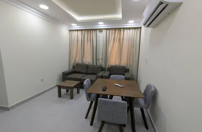 Apartment - 2 Bedrooms - 2 Bathrooms for rent in Umm Ghuwailina 4 - Umm Ghuwailina - Doha