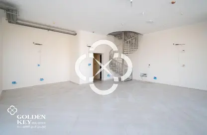 Retail - Studio - 1 Bathroom for rent in Musheireb - Musheireb - Doha