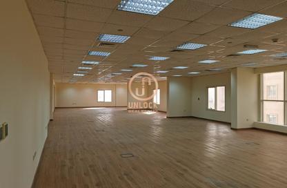 Office Space - Studio - 2 Bathrooms for rent in Anas Street - Fereej Bin Mahmoud North - Fereej Bin Mahmoud - Doha