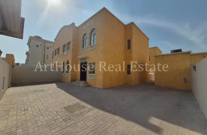 Villa - 4 Bedrooms - 5 Bathrooms for rent in Ain Khaled Villas - Ain Khaled - Doha