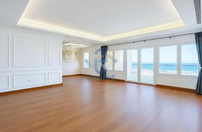 Apartment - 2 Bedrooms - 3 Bathrooms for rent in East Porto Drive - Porto Arabia - The Pearl Island - Doha