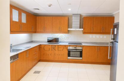 Apartment - 3 Bedrooms - 4 Bathrooms for rent in West Porto Drive - Porto Arabia - The Pearl Island - Doha Apartment - 3 Bedrooms - 4 Bathrooms for rent in West Porto Drive - Porto Arabia - The Pearl Island - Doha