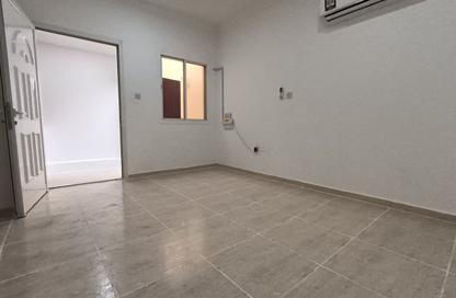 Apartment - Studio - 1 Bathroom for rent in Salwa Road - Al Aziziyah - Doha