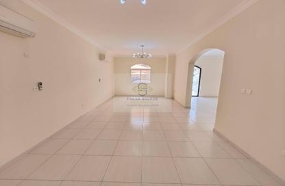 Villa - 4 Bedrooms - 5 Bathrooms for rent in Bu Hamour Street - Abu Hamour - Doha