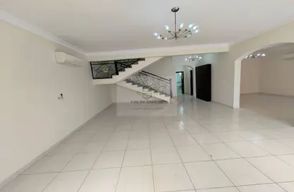 Villa - 4 Bedrooms - 5 Bathrooms for rent in Bu Hamour Street - Abu Hamour - Doha