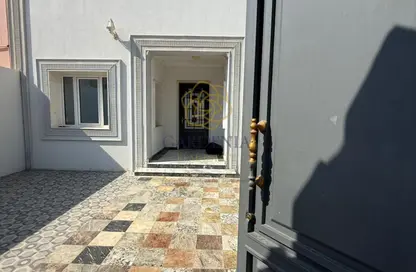 فيلا - استوديو - 5 حمامات للايجار في 870 شارع - جنوب الدحيل - الدحيل - الدوحة