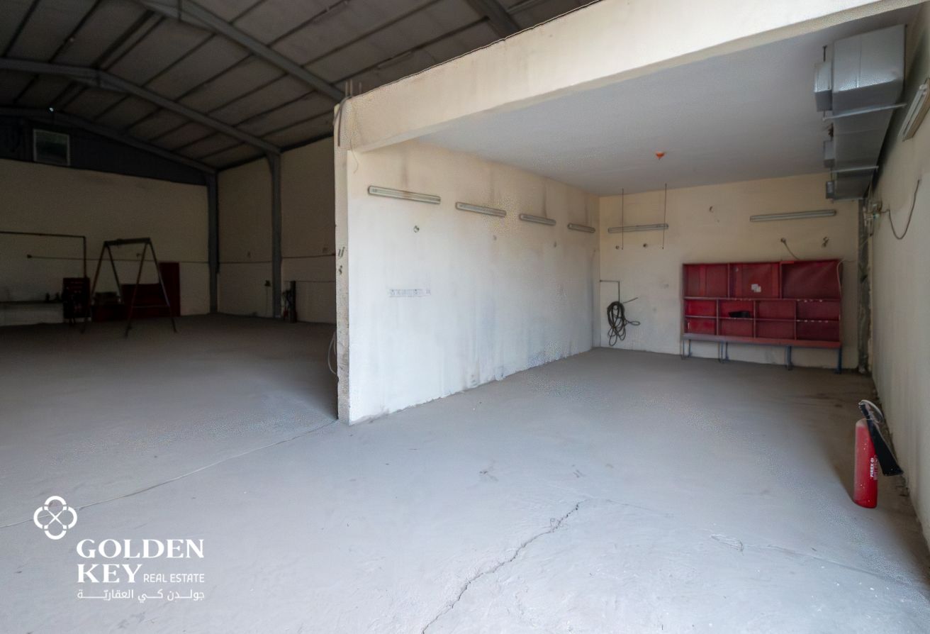 Ready to Move Garage | Industrial Area