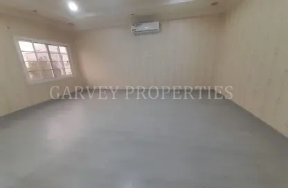 Apartment - Studio - 1 Bathroom for rent in Al Aziziyah - Al Aziziyah - Doha