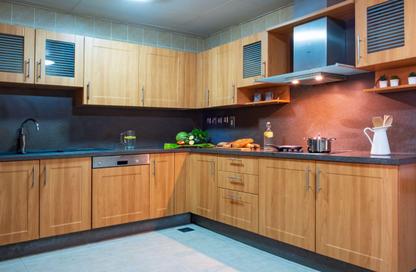 Apartment - 2 Bedrooms - 3 Bathrooms for rent in Fereej Bin Mahmoud - Doha