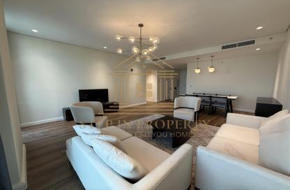 Apartment - 3 Bedrooms - 5 Bathrooms for rent in Floresta Gardens - Floresta Gardens - The Pearl Island - Doha