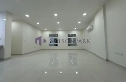 شقة - 3 غرف نوم - 3 حمامات للايجار في شارع الوعب - الوعب - الدوحة